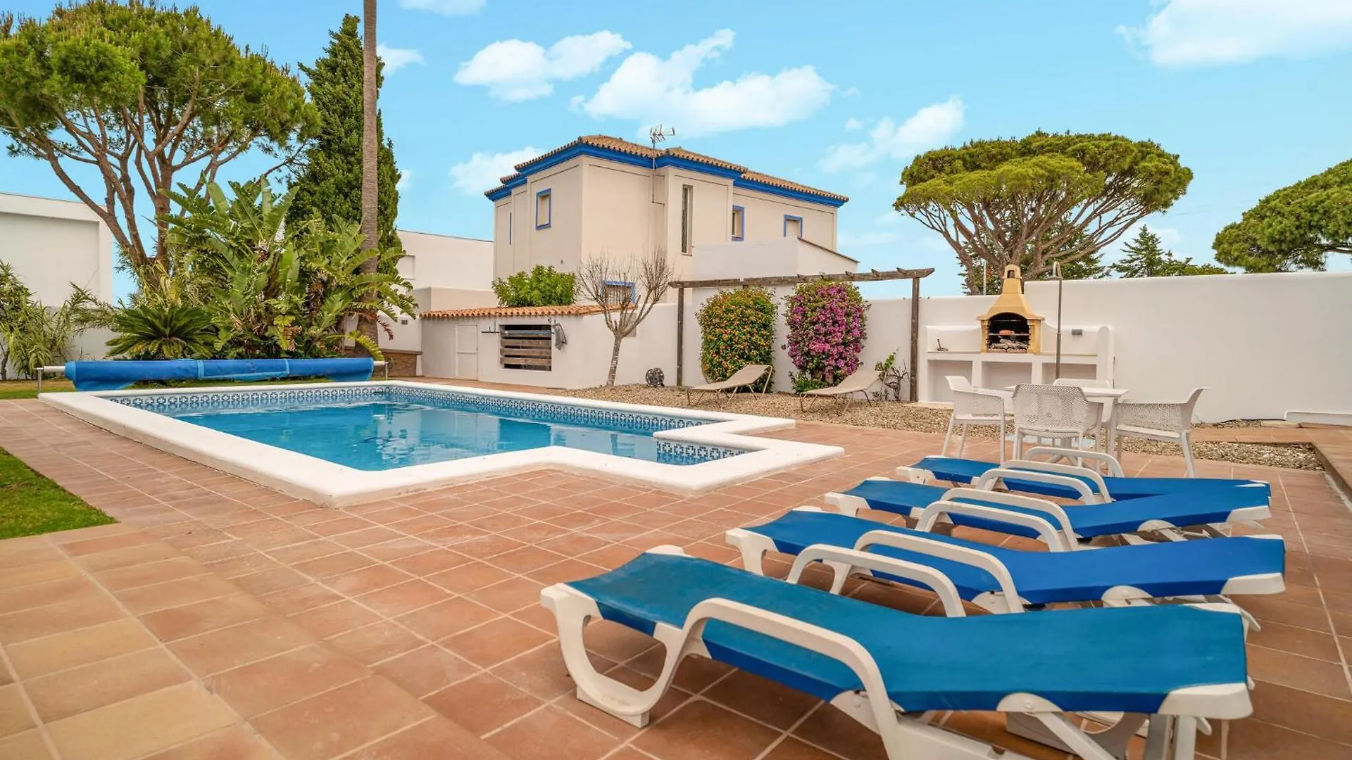 Amazing Home In Chiclana De La Frontera