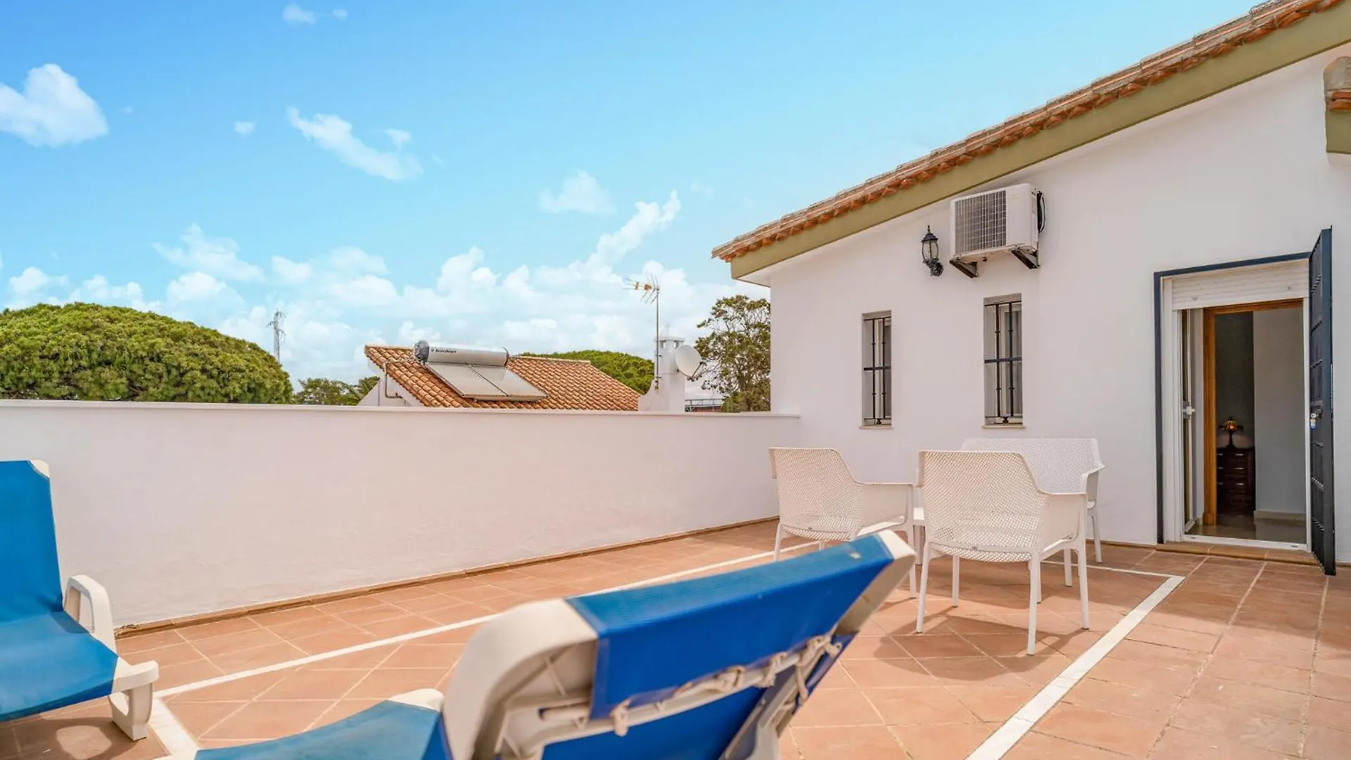 Amazing Home In Chiclana De La Frontera Holiday home