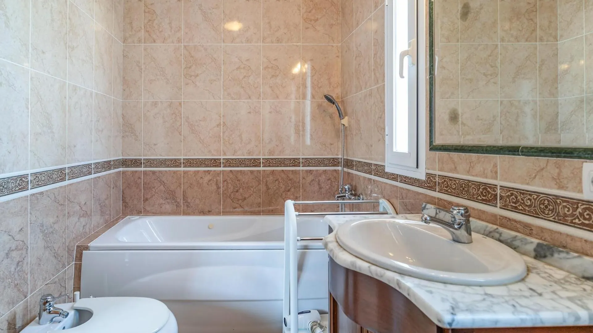 Amazing Home In Chiclana De La Frontera